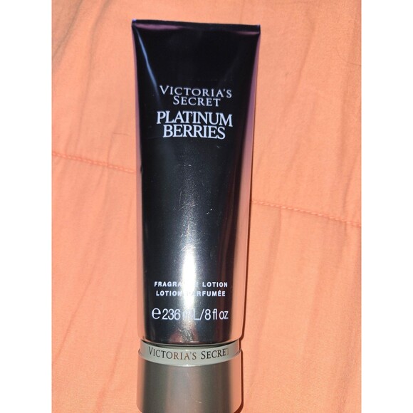 Victoria Secrets Platinum Berries Lotion - Picture 1 of 6